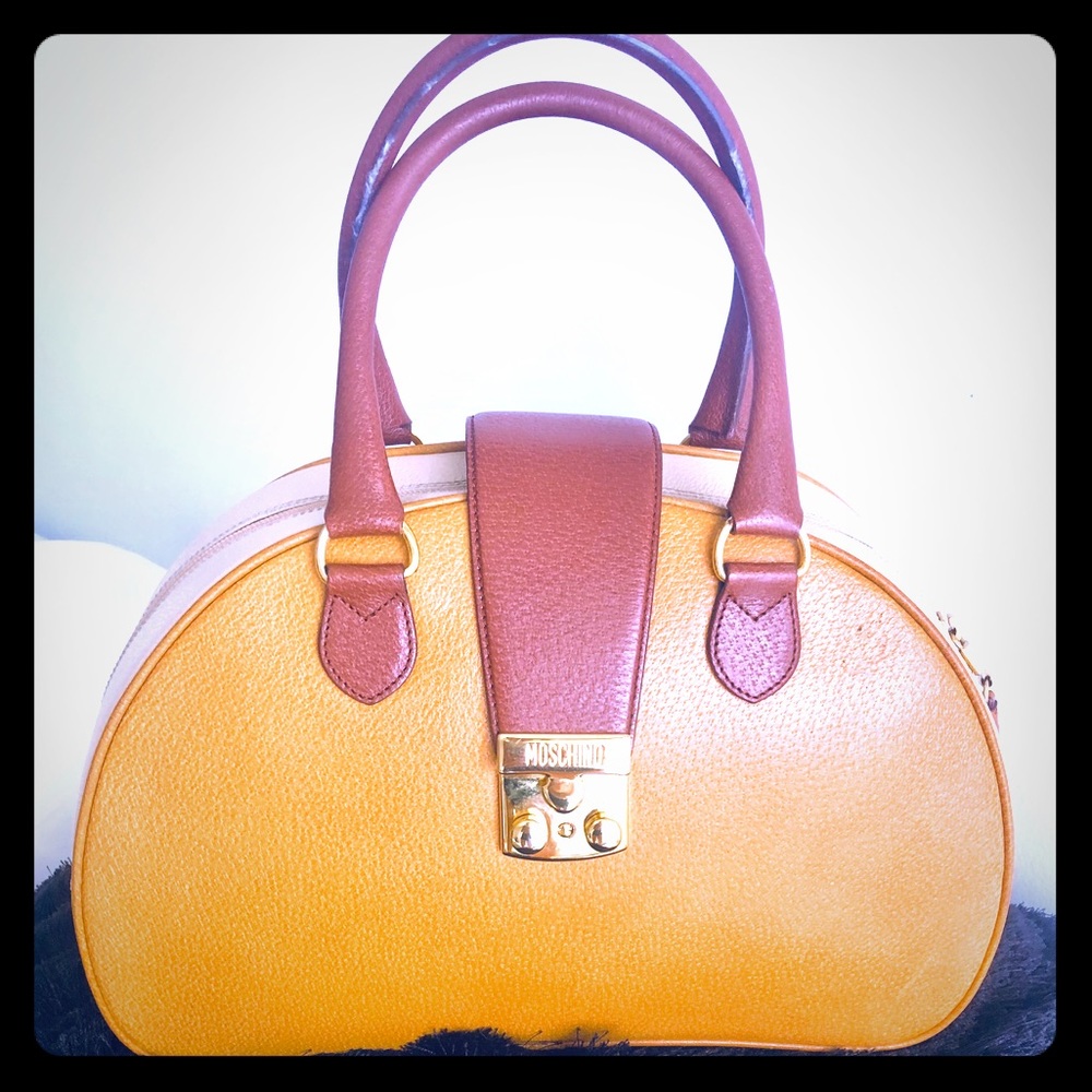 ♥️MOSCHINO vintage red wall  leather bag 🖤